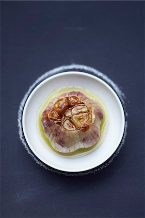 simsearch:825-05815301,k - Garlic confit Fotografie stock - Rights-Managed, Codice: 825-07076758