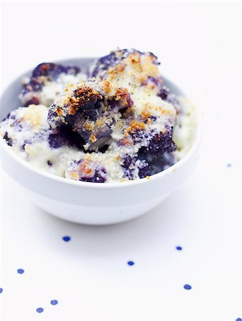 simsearch:652-05808767,k - Purple cauliflower cheese-topped dish Photographie de stock - Rights-Managed, Code: 825-07076772