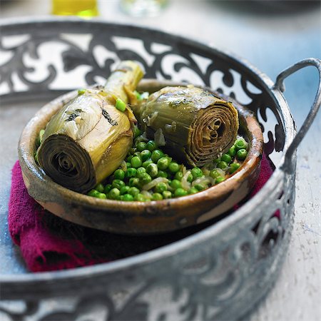 simsearch:825-07599637,k - Purple artichoke and pea Tajine Stockbilder - Lizenzpflichtiges, Bildnummer: 825-07076964