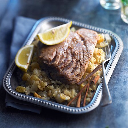 soft fruit dish - Tuna Tajine with mild spicies Photographie de stock - Rights-Managed, Code: 825-07076992