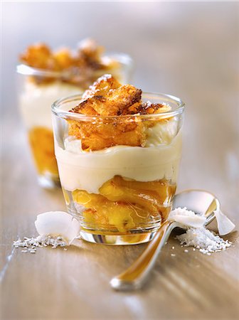 simsearch:652-07655451,k - Piña colada-style tiramisu made with caramelized pineapple and bread Photographie de stock - Rights-Managed, Code: 825-07077008