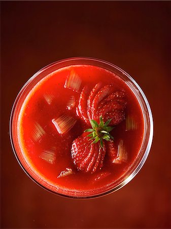 simsearch:825-07522470,k - Strawberry and rhubarb soup Photographie de stock - Rights-Managed, Code: 825-07077149