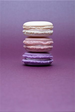 simsearch:652-05807249,k - Pile of macaroons Photographie de stock - Rights-Managed, Code: 825-07077211