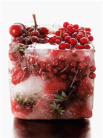Bloc of frozen summer fruit Stock Photo - Rights-Managed, Code: 825-07077232