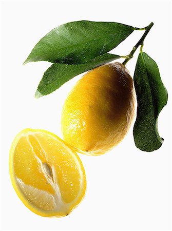 simsearch:652-07655419,k - Cut-out lemons Stock Photo - Rights-Managed, Code: 825-07077276