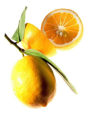 simsearch:825-07078163,k - Cut-out lemons Foto de stock - Con derechos protegidos, Código: 825-07077272