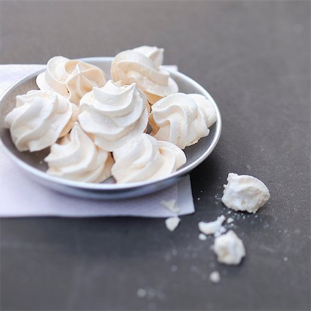 simsearch:825-07077825,k - Small meringues Stock Photo - Rights-Managed, Code: 825-07077444