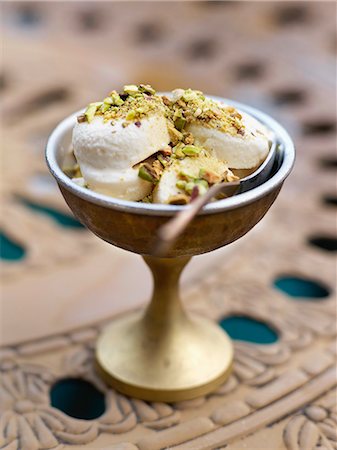 pistachio ice cream - Cardamom and rose-flavored Kulfi Photographie de stock - Rights-Managed, Code: 825-07077556