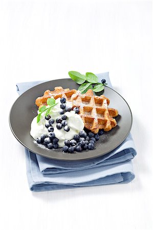 simsearch:825-07078371,k - Waffle with blueberries Stock Photo - Rights-Managed, Code: 825-07077611