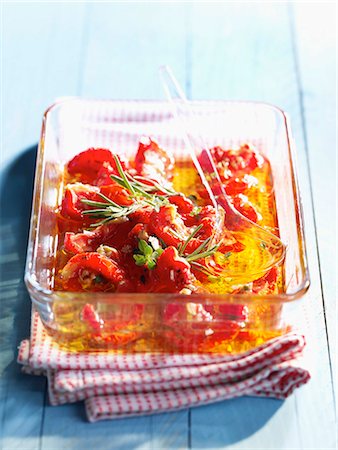 simsearch:825-05815301,k - Marinated tomatoes Fotografie stock - Rights-Managed, Codice: 825-07077647