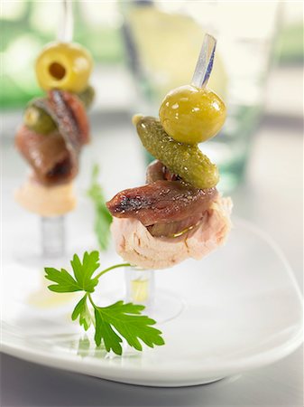 simsearch:652-07656387,k - Anchovy,tuna,gherkin and green olive mini brochettes Foto de stock - Con derechos protegidos, Código: 825-07077697