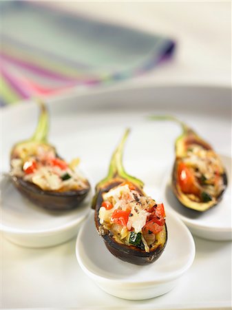 simsearch:652-06818786,k - Eggplants stuffed with zucchinis,tomatoes,onions and garlic Foto de stock - Con derechos protegidos, Código: 825-07077701