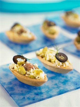 simsearch:825-07077710,k - Anchocy,black pepper,egg and gherkin canapés Photographie de stock - Rights-Managed, Code: 825-07077717