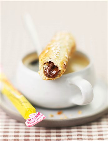 espresso and style - Carambar cigar Stock Photo - Rights-Managed, Code: 825-07077786