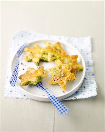 Star-shaped broccoli omelette appetizers Stock Photo - Rights-Managed, Code: 825-07077803