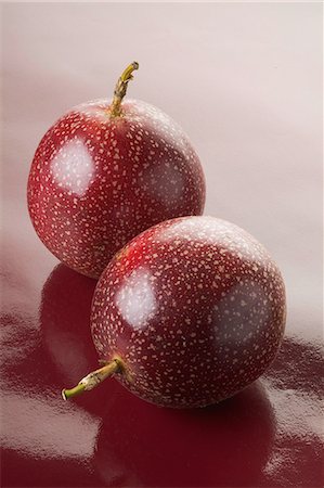 simsearch:825-07078253,k - Passionfruits Foto de stock - Con derechos protegidos, Código: 825-07077848