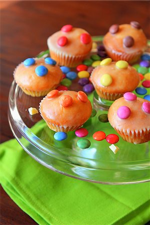 simsearch:825-02308514,k - Mini cupcakes decorated with Smarties Stock Photo - Rights-Managed, Code: 825-07077905
