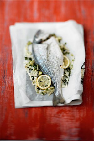 simsearch:652-06818750,k - Sea bream with lemon and fennel Stock Photo - Rights-Managed, Code: 825-07077909