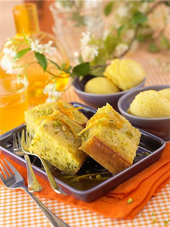 simsearch:652-05809460,k - Semolina,orange and pistachio cake Photographie de stock - Rights-Managed, Code: 825-07077937