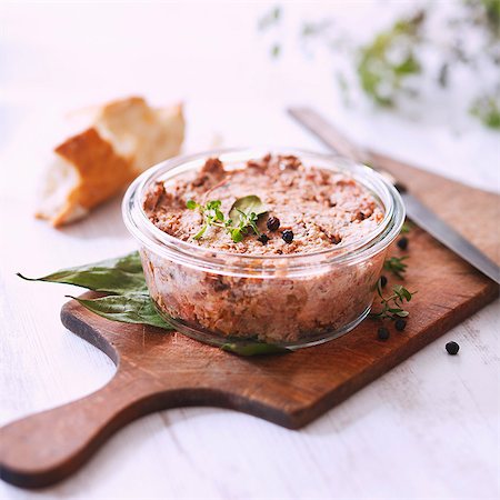 simsearch:825-07077081,k - Pot of country paté Stock Photo - Rights-Managed, Code: 825-07078073