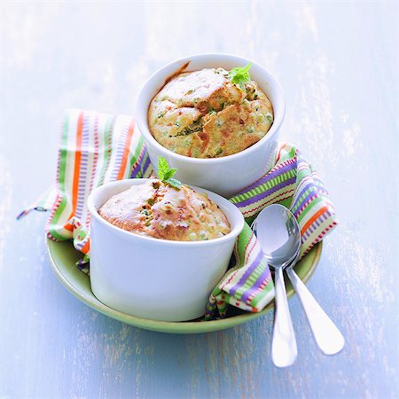 simsearch:652-06818883,k - individual herb savoury cakes Photographie de stock - Rights-Managed, Code: 825-07078111