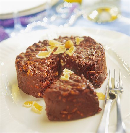 simsearch:652-05808621,k - Chocolate and ginger cake Photographie de stock - Rights-Managed, Code: 825-07078221