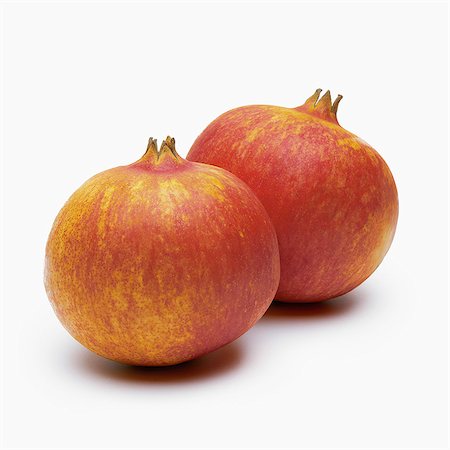 simsearch:825-07078253,k - Two pomegranates Foto de stock - Con derechos protegidos, Código: 825-07078249