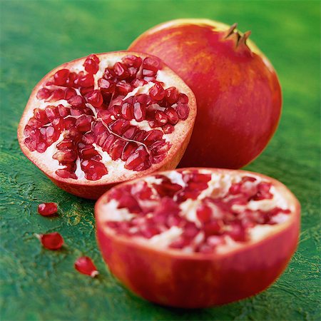 simsearch:825-07078253,k - Pomegranates Foto de stock - Con derechos protegidos, Código: 825-07078252