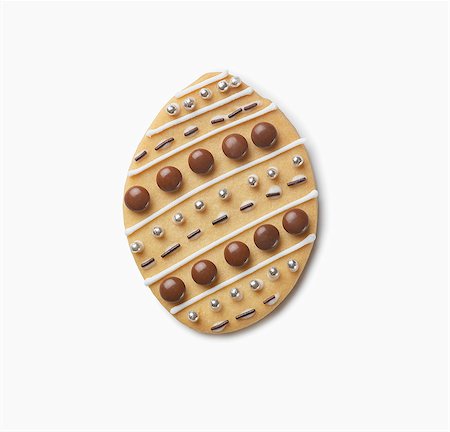 simsearch:825-07078356,k - Egg-shaped Easter cookie Foto de stock - Con derechos protegidos, Código: 825-07078340