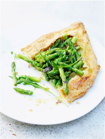 Green asparagus pie Stock Photo - Rights-Managed, Code: 825-07522116