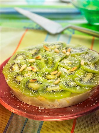 simsearch:825-07522700,k - Kiwi,agar-agar,apple and lemon zest tart Stock Photo - Rights-Managed, Code: 825-07522221