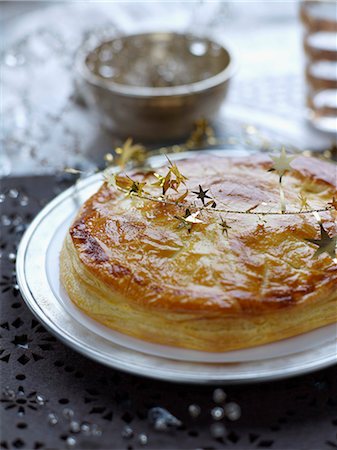 epiphany cake - Date Galette des rois Stock Photo - Rights-Managed, Code: 825-07522308