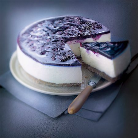 simsearch:652-07655596,k - Blueberry cheesecake Stock Photo - Rights-Managed, Code: 825-07522395