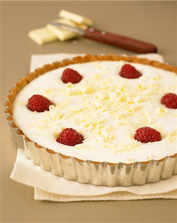 simsearch:825-07523129,k - White chocolate and raspberry tart Stock Photo - Rights-Managed, Code: 825-07522461