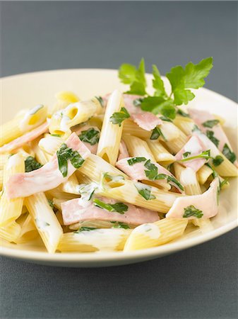 simsearch:652-05806924,k - Penne with ham in cream sauce Photographie de stock - Rights-Managed, Code: 825-07522516