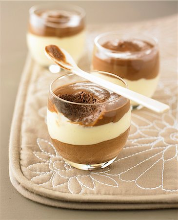 simsearch:652-07655438,k - 3 chocolate mousse Stock Photo - Rights-Managed, Code: 825-07522564