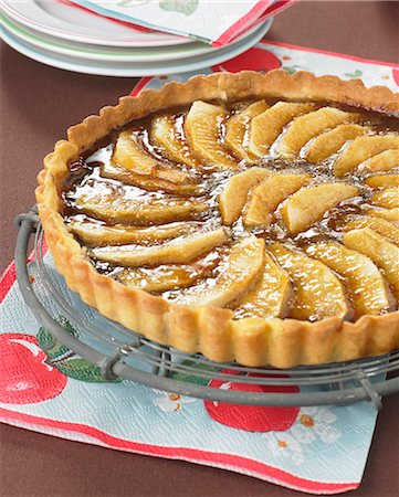 simsearch:652-05809645,k - Apple,chocolate and toffee tarts Foto de stock - Con derechos protegidos, Código: 825-07522604