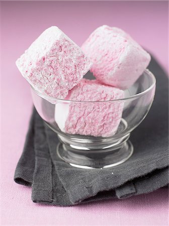 simsearch:825-07522700,k - Pink marshmallows Stock Photo - Rights-Managed, Code: 825-07522644