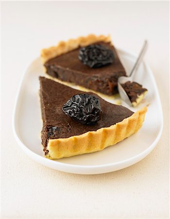 prune - Chocolate and plum tart Stock Photo - Rights-Managed, Code: 825-07522673