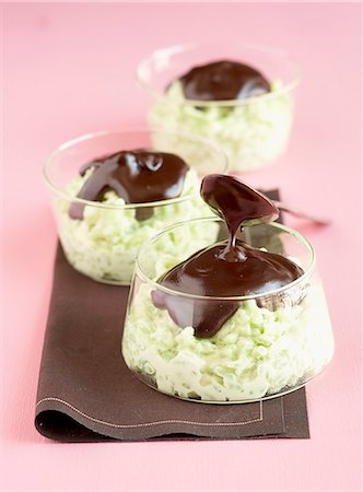 simsearch:652-07655421,k - Pistachio rice pudding with chocolate sauce Stock Photo - Rights-Managed, Code: 825-07522692