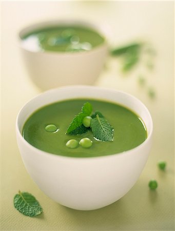 pea soup - Pea soup with mint Stock Photo - Rights-Managed, Code: 825-07522733