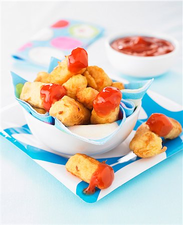 simsearch:825-05811641,k - Salmon fritters with ketchup Foto de stock - Direito Controlado, Número: 825-07522762