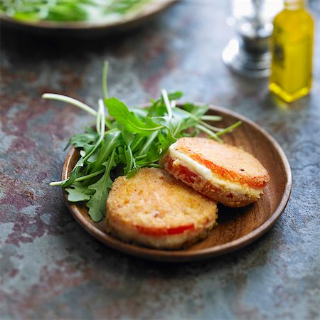 queso - Breaded tomato and mozzarella sandwiches Foto de stock - Con derechos protegidos, Código: 825-07522839