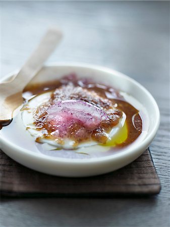 simsearch:652-05809588,k - Soya sauce with olive oil and red onions Stock Photo - Rights-Managed, Code: 825-07522870