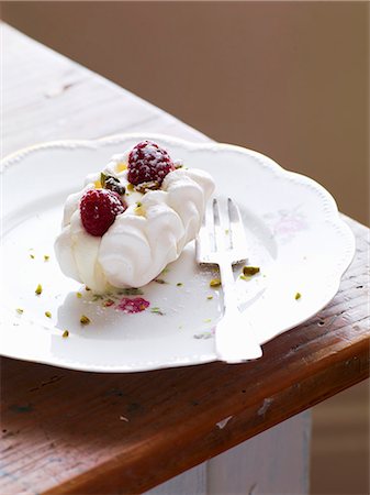 simsearch:825-06816057,k - Raspberry mini Vacherins Photographie de stock - Rights-Managed, Code: 825-07523042