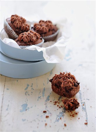 simsearch:825-07523078,k - Chocolate cupcakes Foto de stock - Con derechos protegidos, Código: 825-07523102