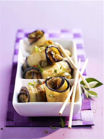 simsearch:652-07655200,k - Eggplant rolls Photographie de stock - Rights-Managed, Code: 825-07523177