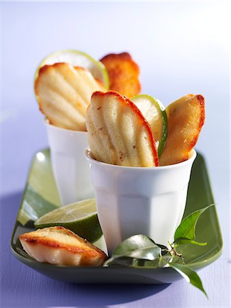 simsearch:825-05988197,k - Lime Madeleines Foto de stock - Con derechos protegidos, Código: 825-07523183