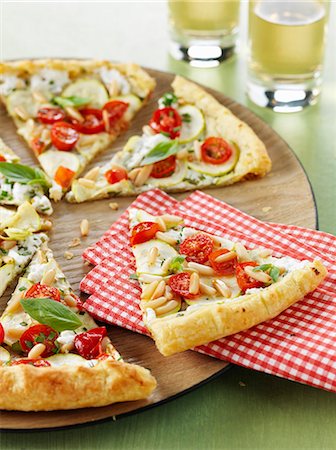 simsearch:825-07522226,k - Tomato-zucchini tartlet Stock Photo - Rights-Managed, Code: 825-07523198
