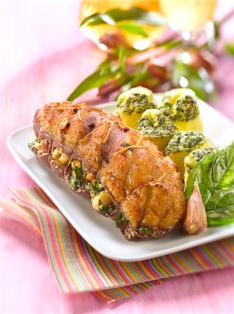 simsearch:825-05985669,k - Roast duck magret stuffed with dried fruit,small garlic flans Photographie de stock - Rights-Managed, Code: 825-07523200
